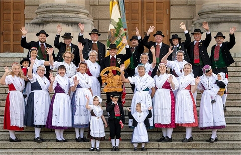 75 Jahre Lebensfreude und Tradition: Die Riesengebirgs-Trachtengruppe München feiert Jubiläum!